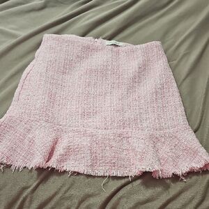 Elegant Pink Tweed Skirt